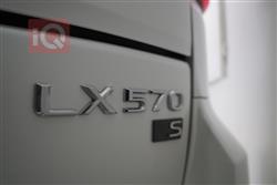 لكزس LX